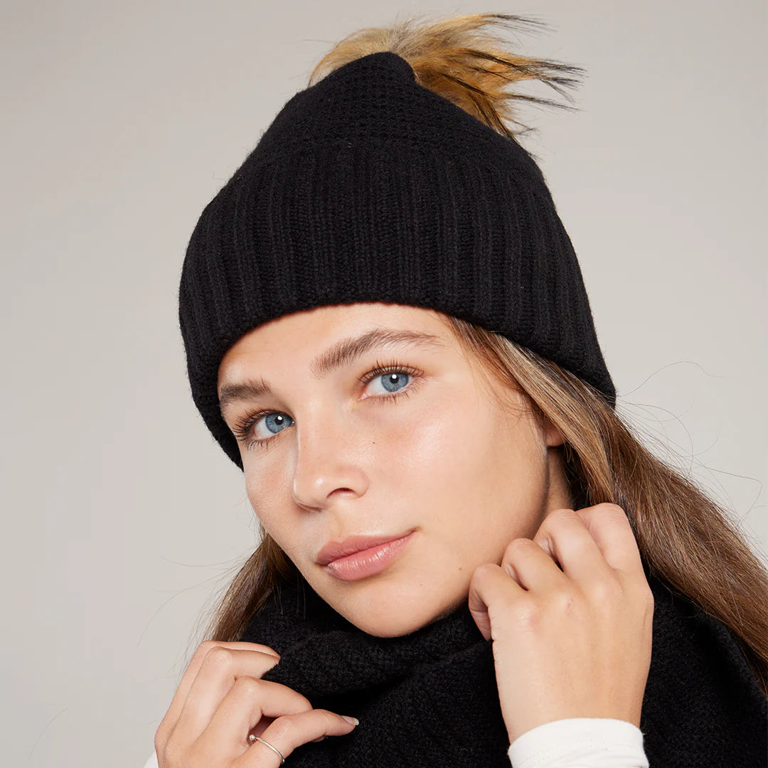 Toggi Thornton Knitted Bobble Hat #colour_black