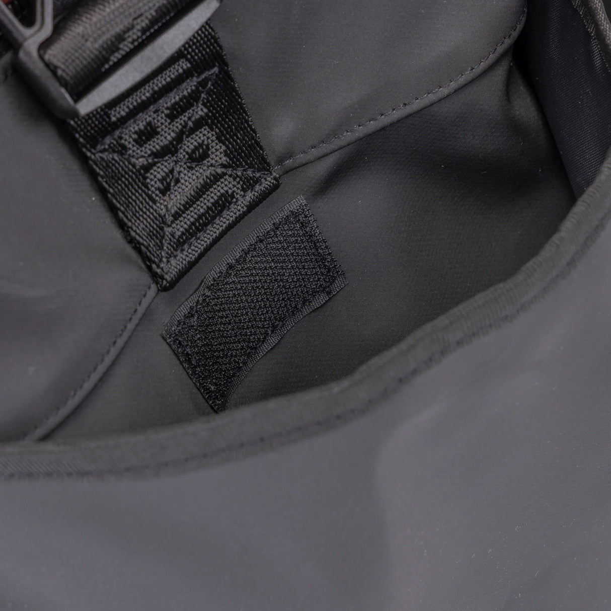 Shires Aubrion React Large Grooming Kit Bag