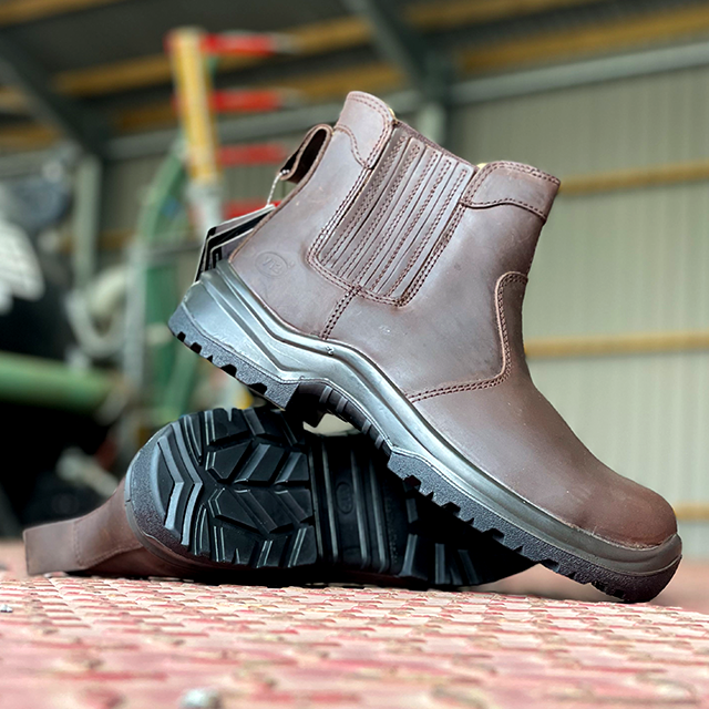 V12 Footwear Stallion STS S1P SRC Dealer Boot