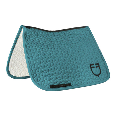 Dressage saddle pad with cube quilting